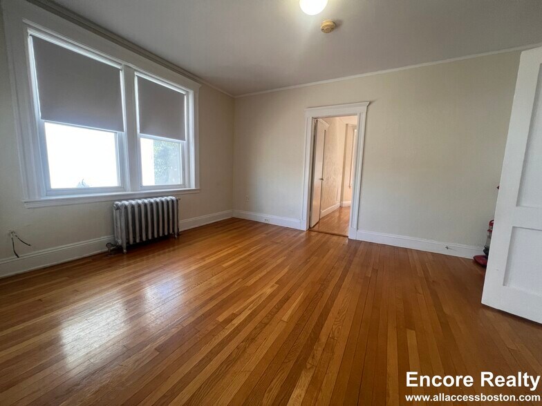 Building Photo - 1163 Boylston St