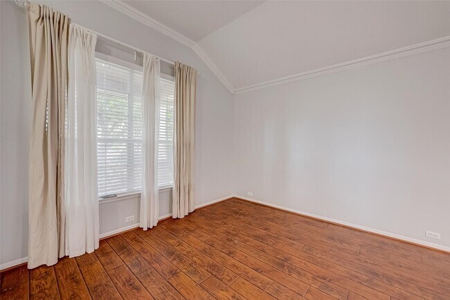 Building Photo - 1807 Hidden Breeze Dr