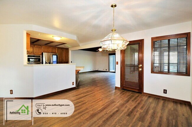 Building Photo - 15714 Middletown Park Dr