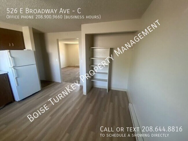 Building Photo - 526 E Broadway Ave