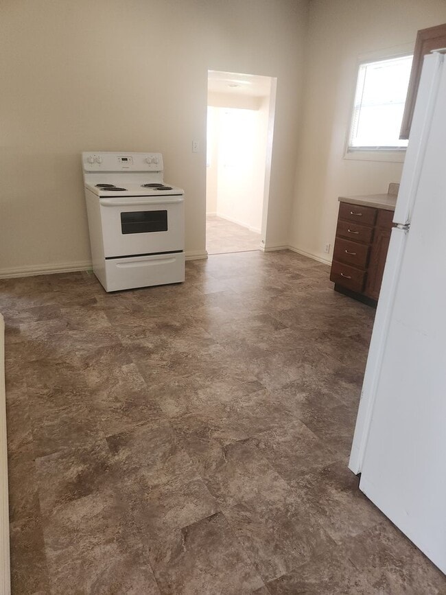 Building Photo - 3 Bedroom near Hamilton Park