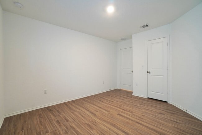 Building Photo - 10709 Steinbeck Dr