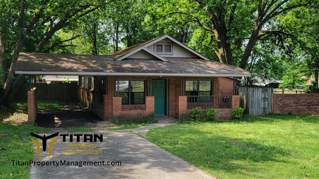 Primary Photo - Large 2bed/2bath home