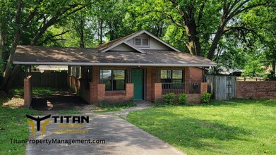 Building Photo - Large 2bed/2bath home