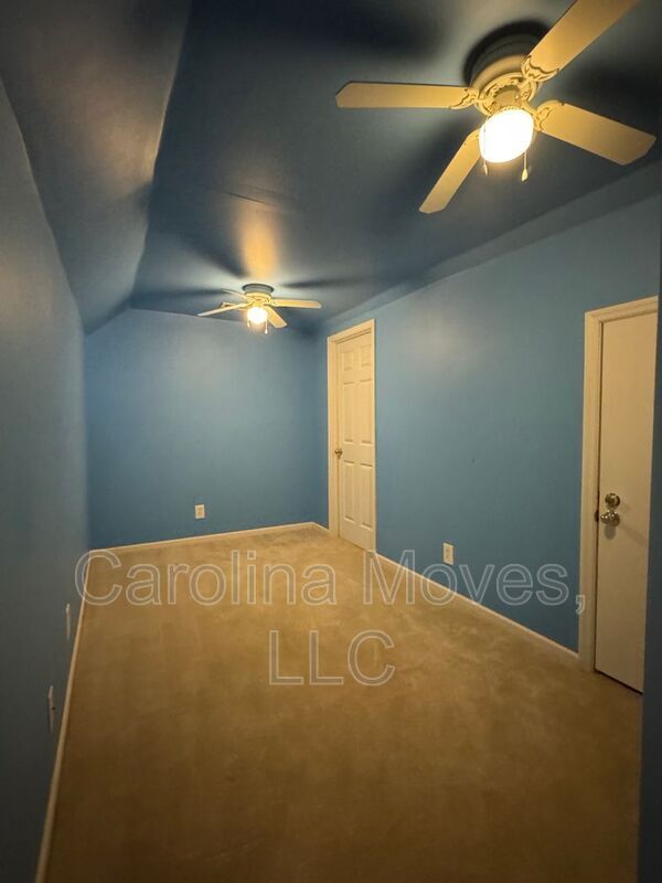 Building Photo - 102 W Field Sparrow Ct