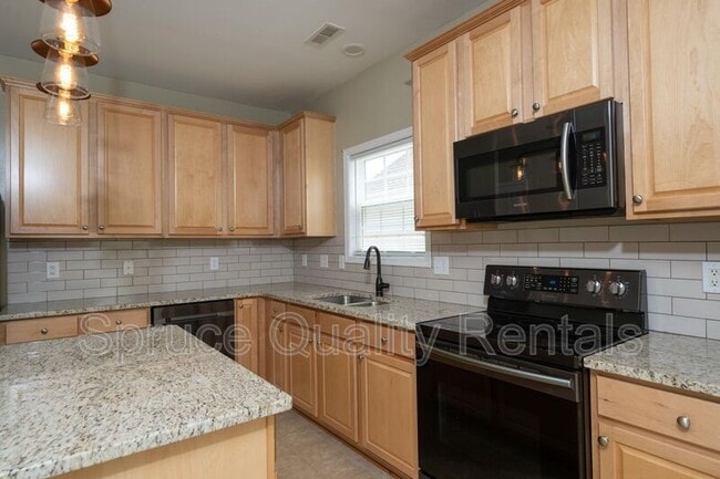 Building Photo - 6201 Black Willow Dr