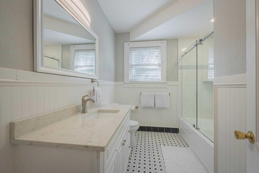 Building Photo - 840 Bobbin Mill Rd