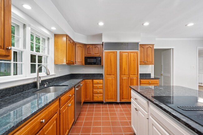 Building Photo - 7732 Canal Ct
