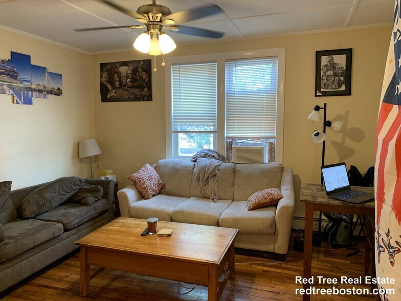 Building Photo - 41 Cross St