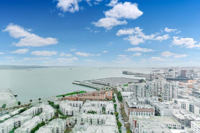 Building Photo - Luxury High-Rise Living | Stunning Bay Bridge Views from the 31st Floor
