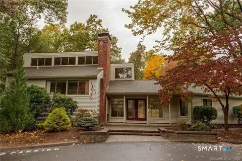 Building Photo - 101 Farmington Chase Crescent
