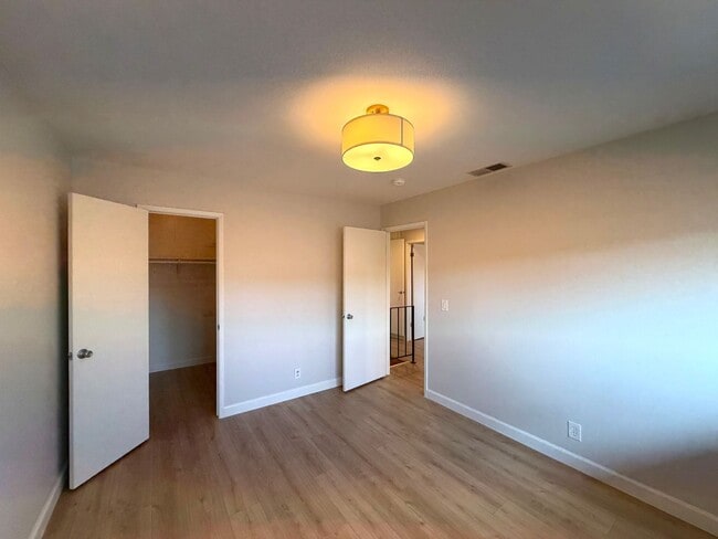 Building Photo - REMODELED LARGE 1600sf 4BR/2BA 3PK ?Miramonte Gardens AVAIL NOW