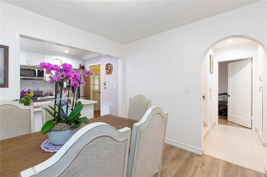 Building Photo - 2313 Hollister Ter