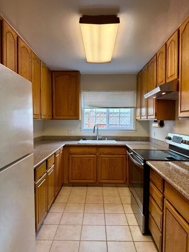 Building Photo - 142 Buchanan Dr