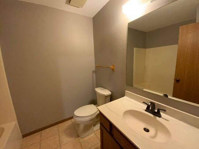 Building Photo - 3566-3568 Prescott Dr