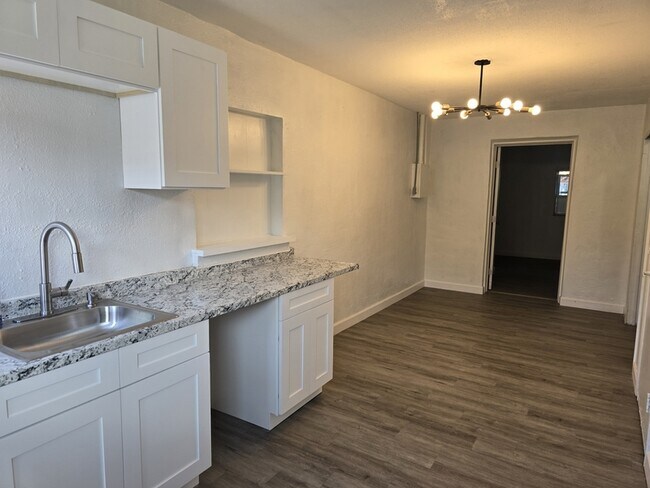 Building Photo - 1624 Coral Way
