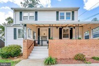 Building Photo - 3120 Chepstow Ln