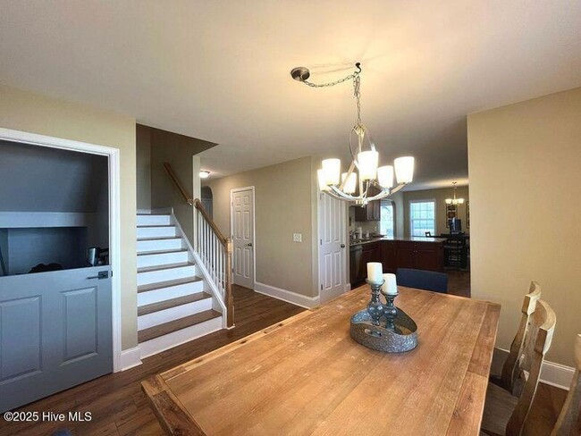 Building Photo - 225 Savannah Garden Dr