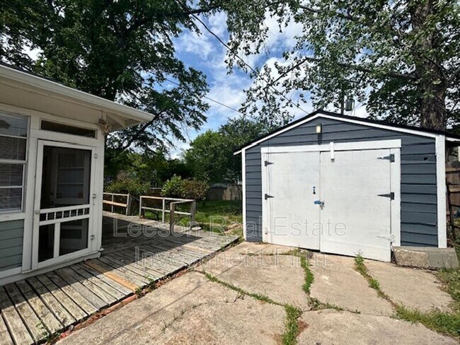 Building Photo - 622 Columbia St