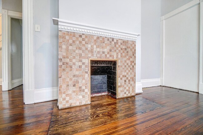 Building Photo - 870 Rockdale Ave