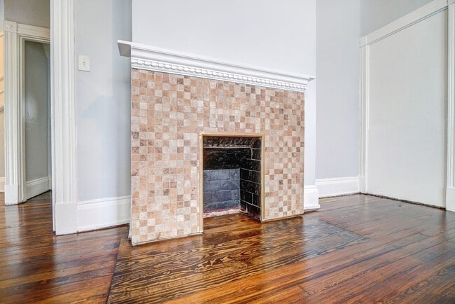 Building Photo - Three Bedroom in Cincinnati!