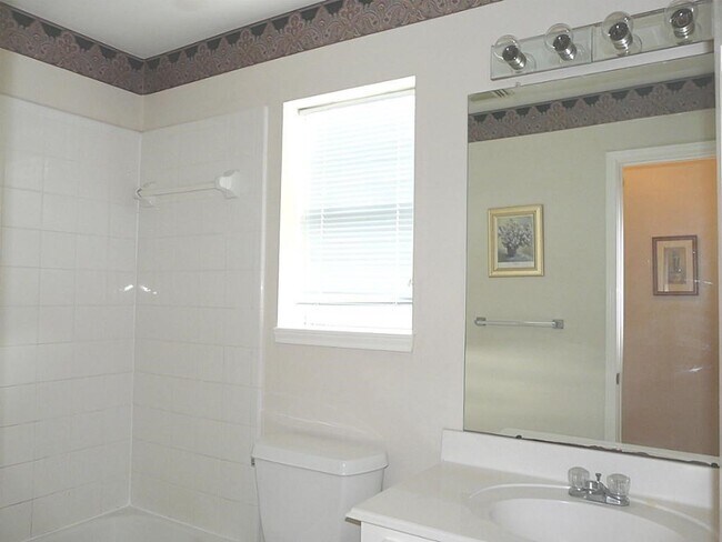 Building Photo - 3216 Shadowwalk Dr