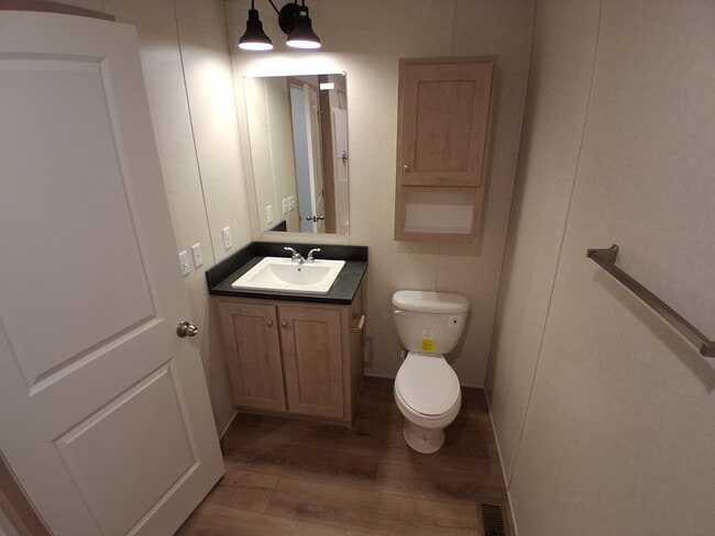 Building Photo - 28638 N Maple St