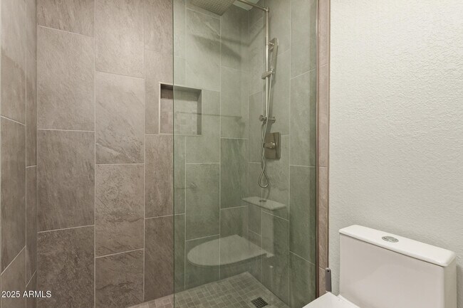 Building Photo - 8787 E Mountain View Rd