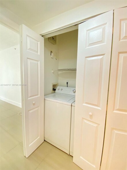 Building Photo - 2440 E Preserve Way