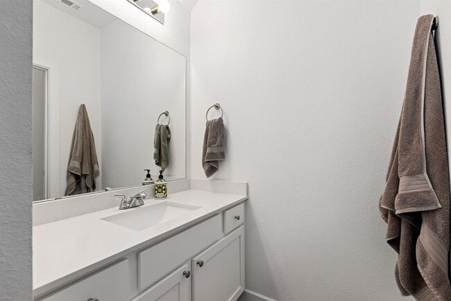 Building Photo - 4122 Basin Park Dr