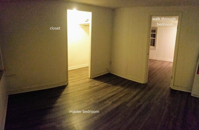 Building Photo - Rare pet-friendly downtown rental with off street parking and fenced yard!