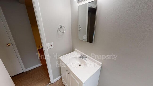 Building Photo - 2600 Kipling Ave