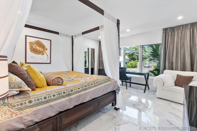 Building Photo - 207 Royal Palm Dr