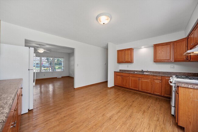 Building Photo - 249 W Nebraska St