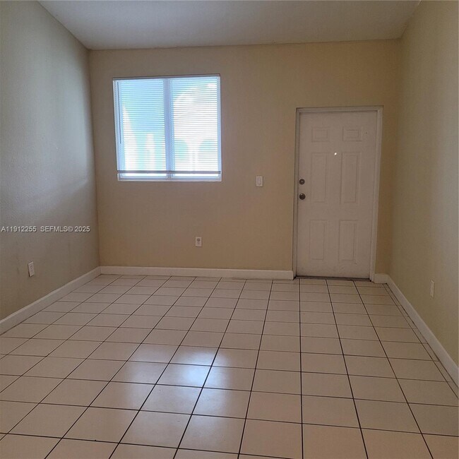 Building Photo - 1666 SE 27th Ct