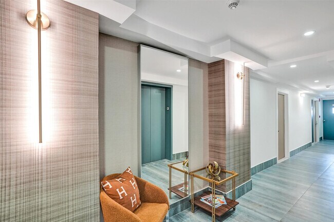 Building Photo - 209 N Fort Lauderdale Beach Blvd