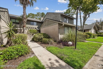 Building Photo - 7701 Baymeadows Cir W