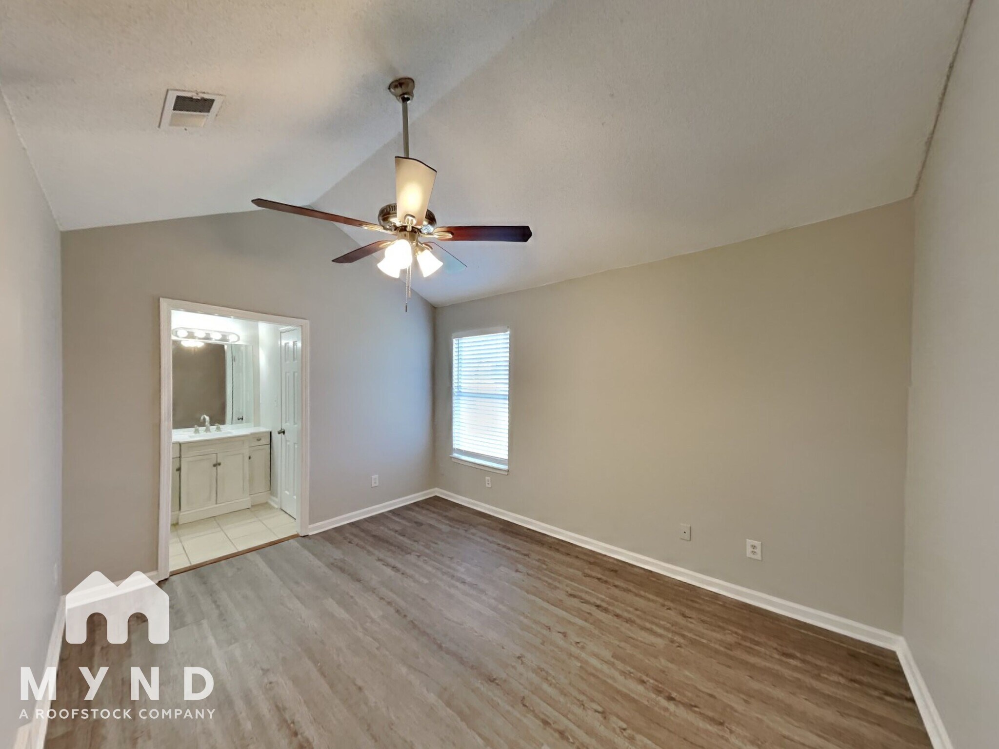 Building Photo - 530 Creekwood Cir S
