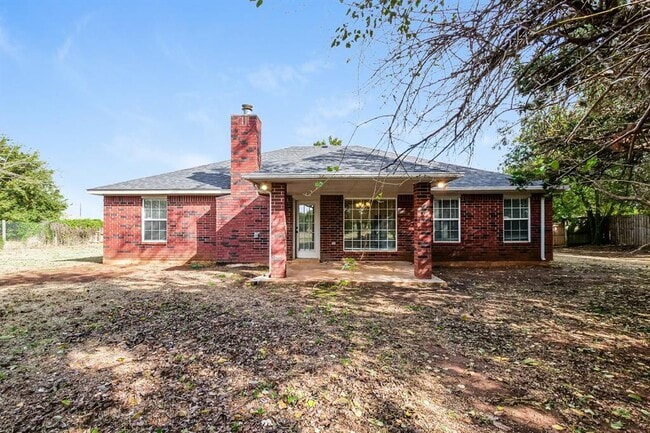 Building Photo - 703 Badger St NE