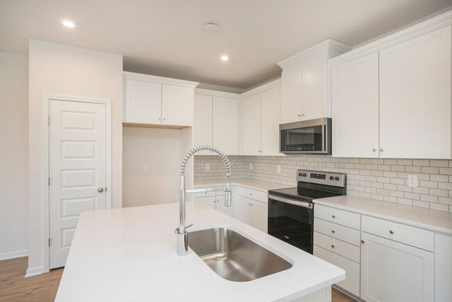 Building Photo - 5342 Bellflower Hls