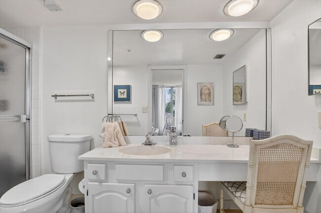 Building Photo - 7738 Lakeside Blvd