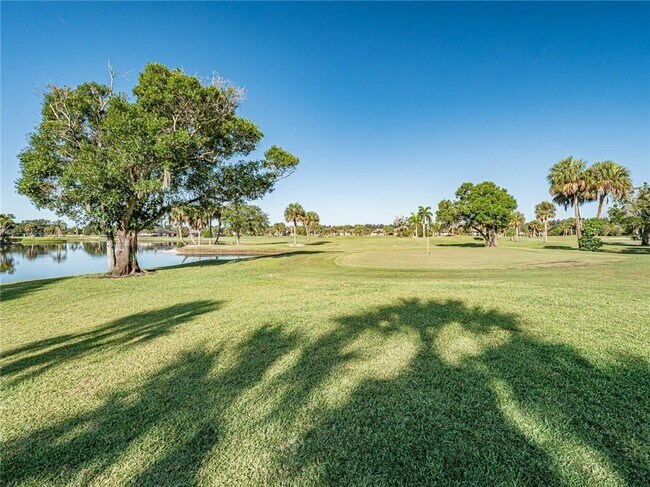 Building Photo - 32 Plantation Dr