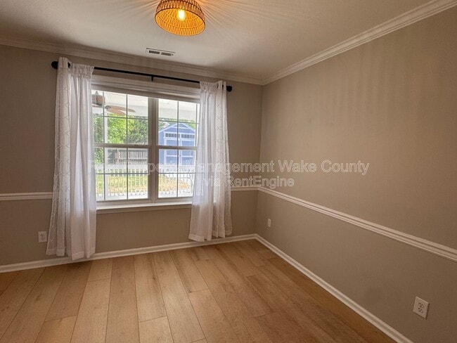 Building Photo - 206 Lindell Dr