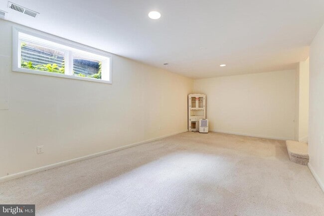 Building Photo - 8509 Jeffersonian Ct
