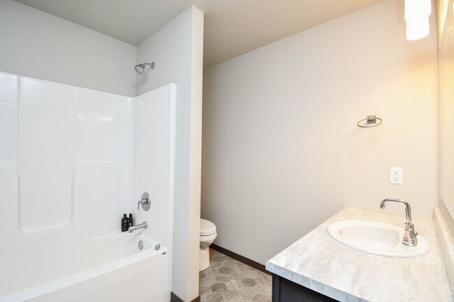 Building Photo - Stylish Townhome in Harrisburg School District – Open Floor Plan & Loft!