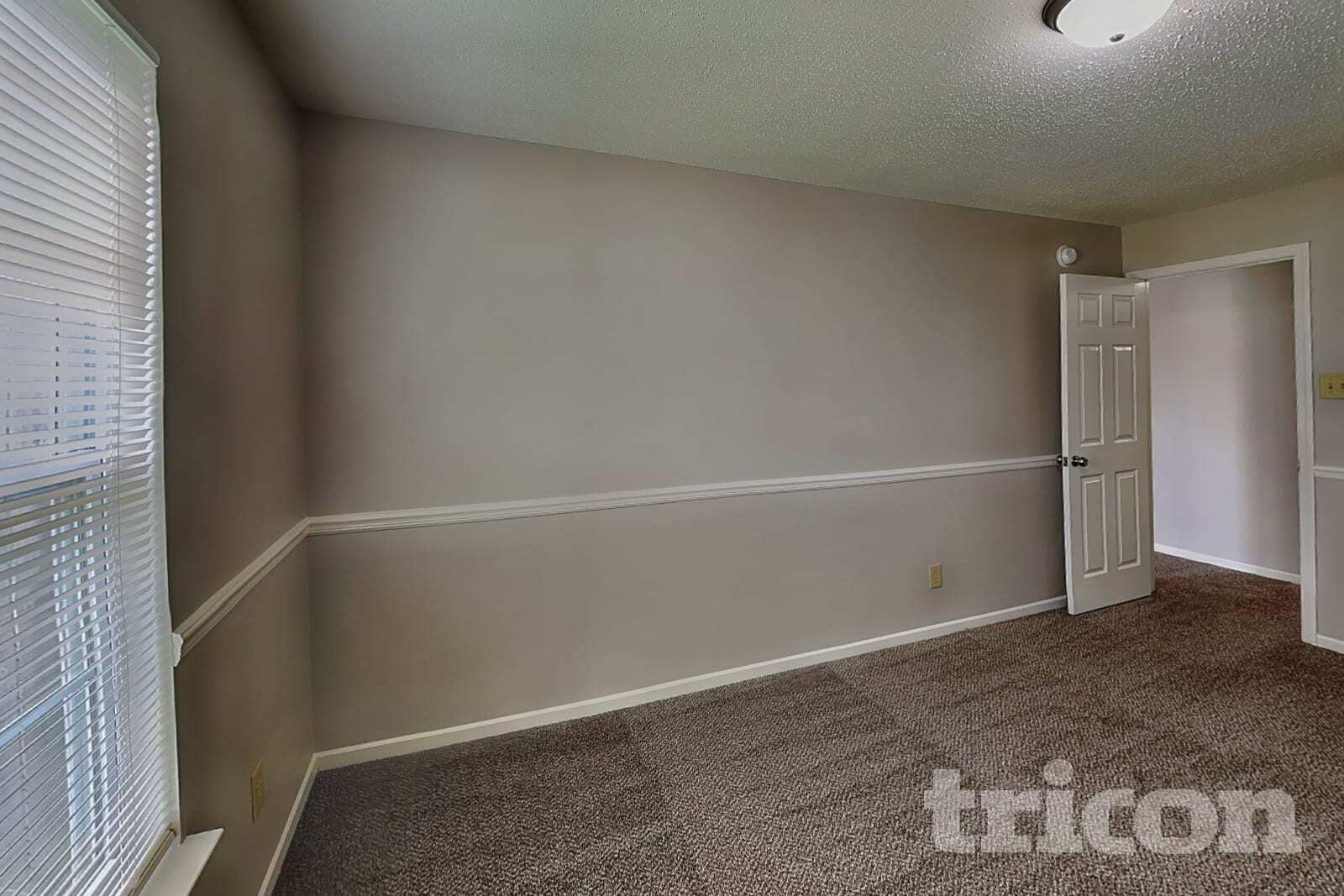 Building Photo - 746 Streamside Dr