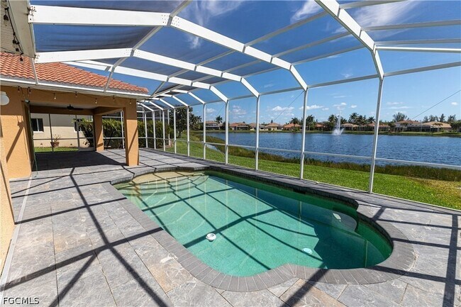 Building Photo - 8789 Paseo De Valencia St