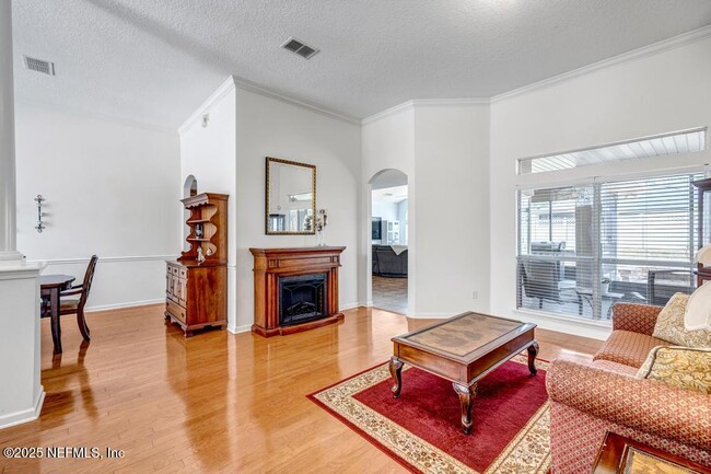 Building Photo - 624 Headwaters Ln