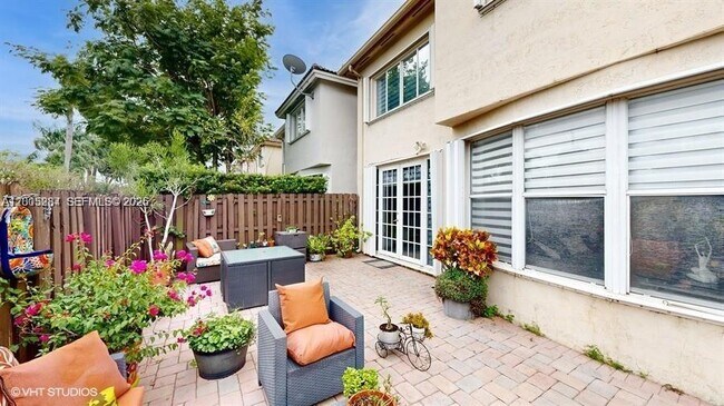 Building Photo - 6861 NW 107 Ct