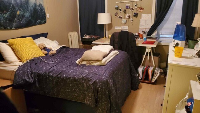 Building Photo - Coolidge Corner Gem!  Heat and Hot Water Included